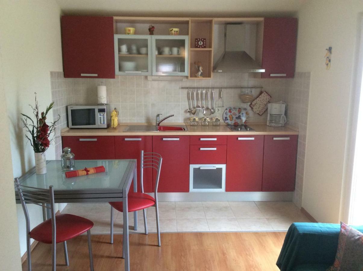 Apartmani Katarina โบล ภายนอก รูปภาพ