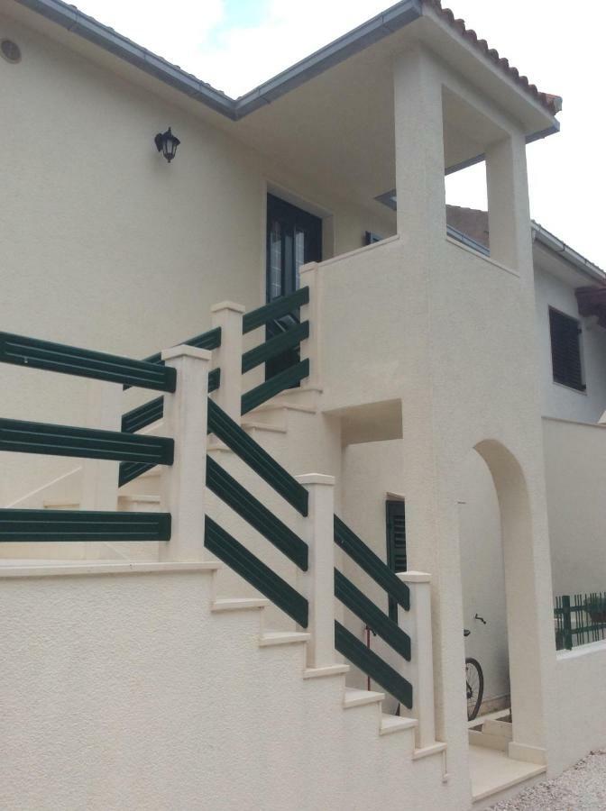 Apartmani Katarina โบล ภายนอก รูปภาพ